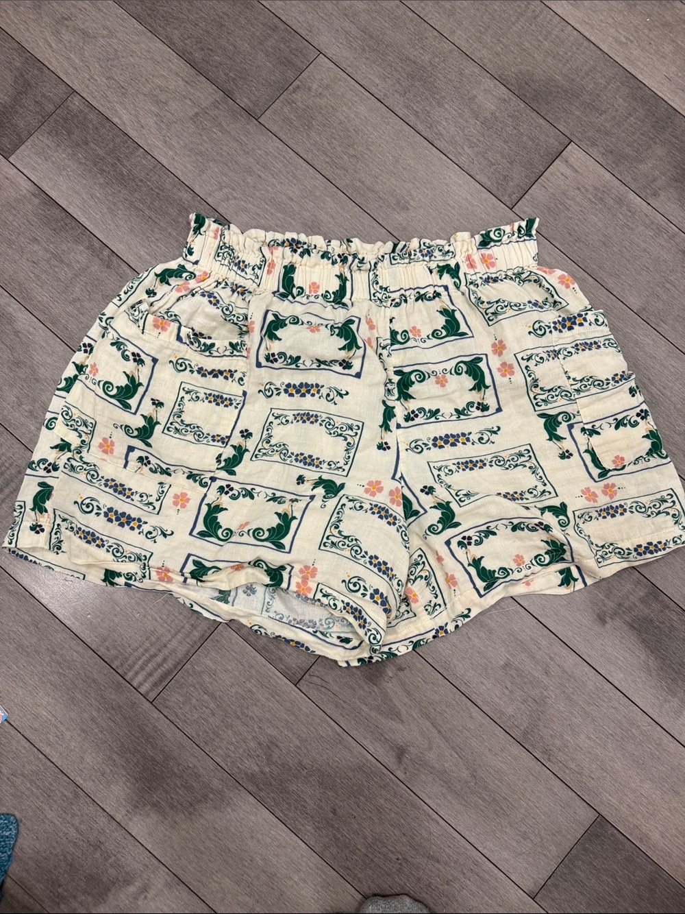 Lucy and Yak flowy shorts